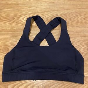 Lululemon sports bra size 6
